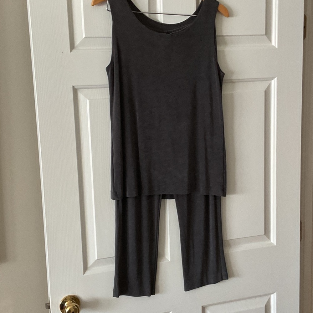 Women's Sleeveless Gray Lounge Set